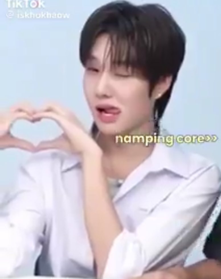 eyeyaaaaaaaa's tweet image. ป้าโอ๋เมื่อวาน                                     ป้าโอ๋วันนี้