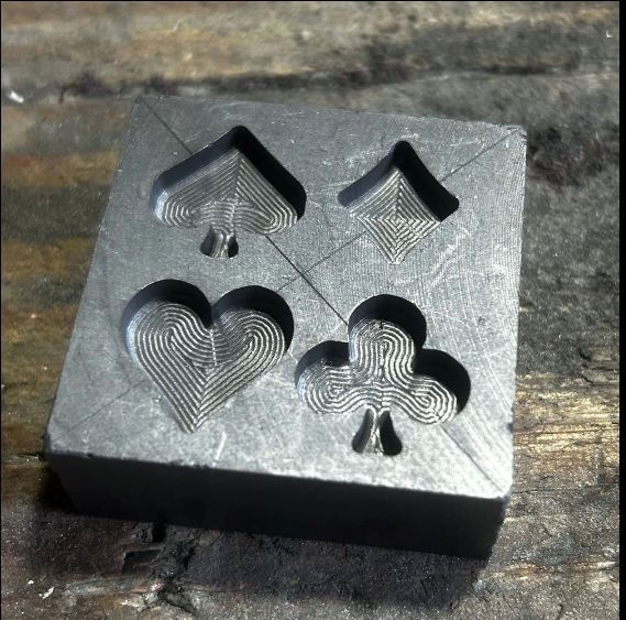 InfoScottish's tweet image. Level up your silver pours!  This high-density Graphite Mould creates perfect Card Suit bars. Durable, heat-resistant, and ultra-smooth for a flawless finish every time. 

#SilverCasting #Stacking #DIY #UKStackers #PureScottishSilver
