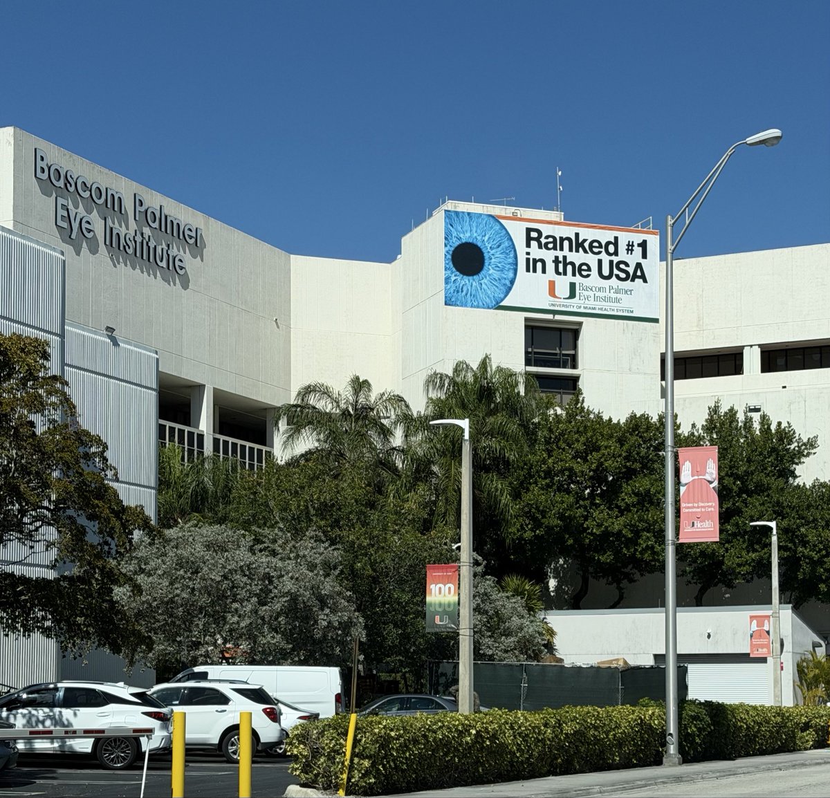 Uh oh! 

Can you imagine the microscopic 🔎 detail I am going to be able to ✍🏼 on these sketch cards when I leave?

The things I do for you guys 😂😂😂

#TheU #Canes 

✌🏽