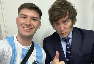 Así que atrás de este chistecito hay otro ñoqui estatal puesto a dedo por Javito?