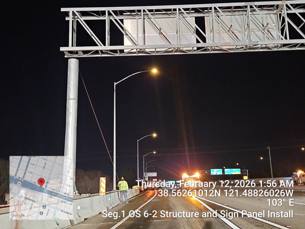 CaltransDist3's tweet image. #Update The overhead sign installation that took place last night across westbound of the FIX50 project in Sacramento, was completed successfully by our crews and they were able to open the traffic break ahead of schedule.  #KnowBeforeYouGo #QuickMap