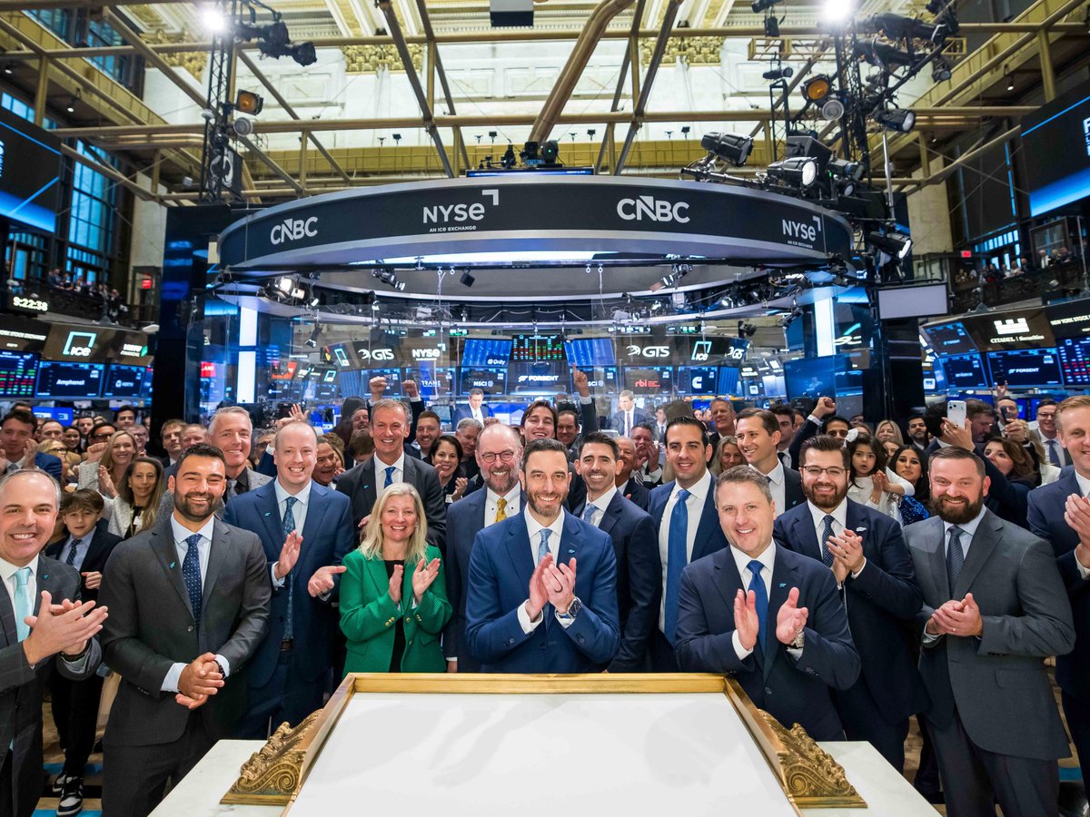 NYSE's tweet photo. Powering Forgent Power Solutions, Inc. into the public markets 🙌 $FPS

Congratulations to Gary Niederpruem, and the entire team at Forgent Power Solutions, Inc. on an electric IPO celebration. https://t.co/9Sn8RBphrx