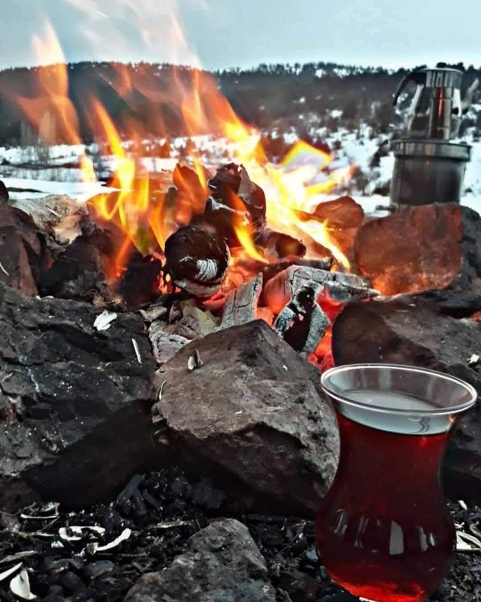 Resulturan04's tweet photo. ”Bazı çay’lar soğuk,
Bazı insanlar uzak,
Bazı hikayeler yarım…” https://t.co/PhwIsAZLjL