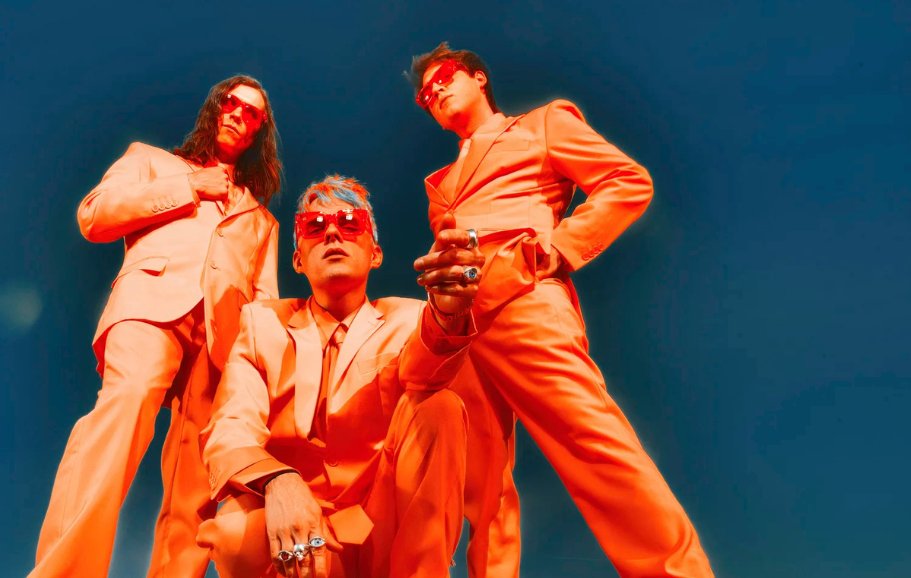 Awsten Knight Lookbook tweet media