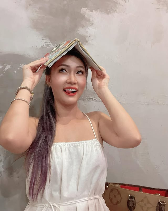 Horrorstuff's tweet image. Come on, beautiful, pick yourself up. Show me that smile of yours. Everything will be okay, I promise. 😋😋