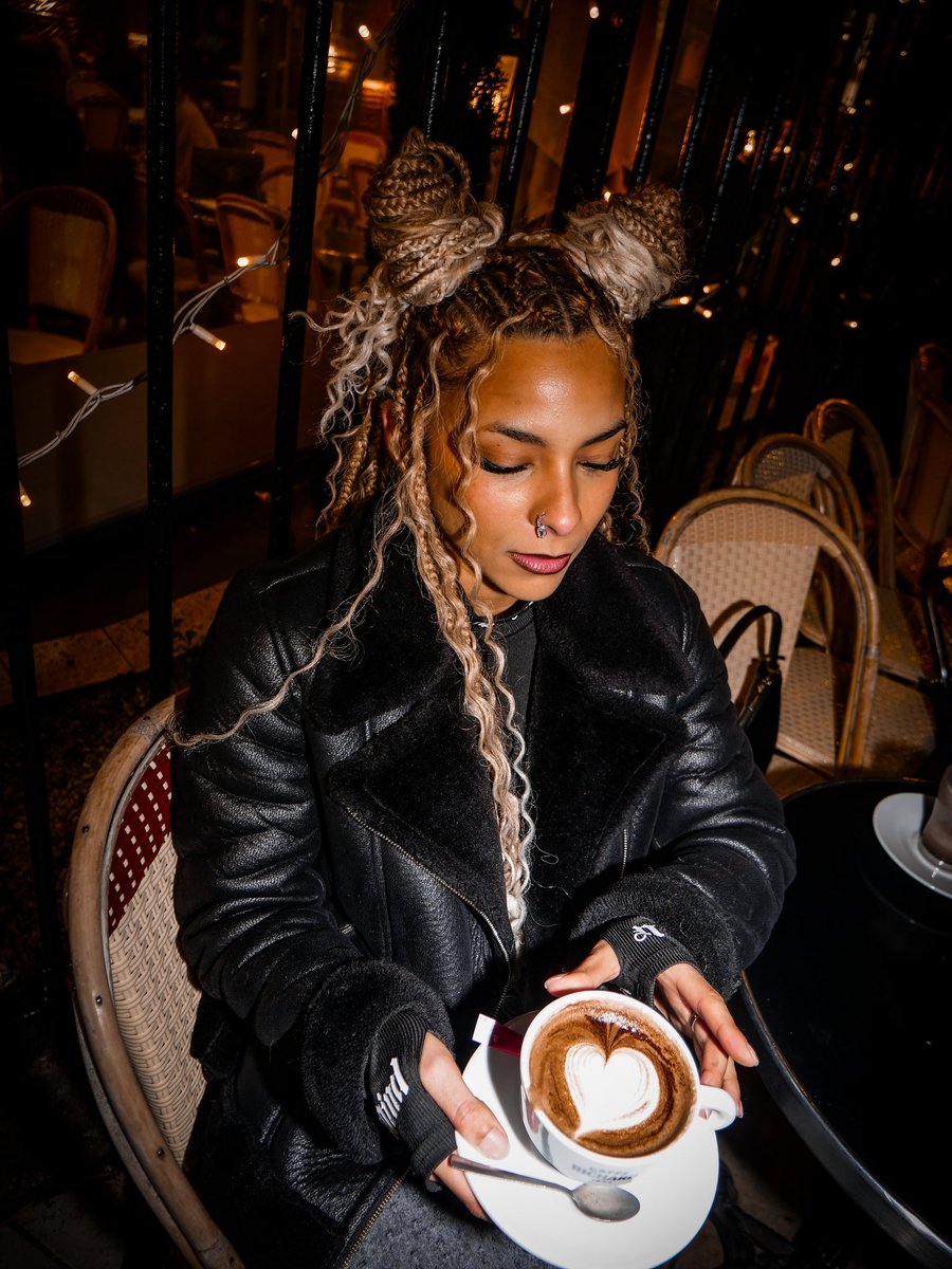 NotteOscuraOff's tweet photo. Qᴜɪᴇᴛ ʟᴜxᴜʀʏ ☕️

ᴍᴏᴅᴇʟ @/_leati.jo
ꜱʜᴏᴛ &amp; ᴇᴅɪᴛ ʙʏ @/latina.vamp

1/2 https://t.co/jWvhdbdKjl