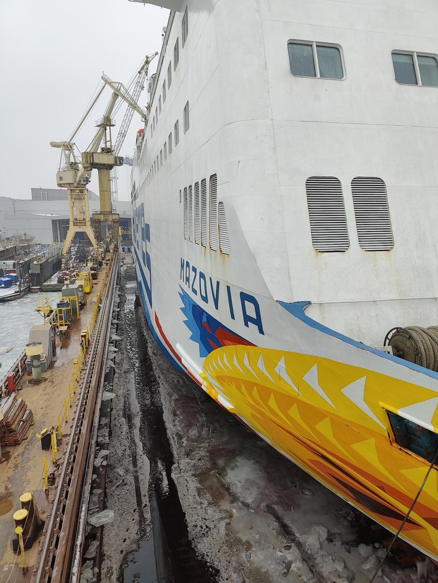 Polferries ferry Mazovia currently in the dry dock in Szczecin. Shipyard scale, winter atmosphere, and bold painted geometry on the bow captured from multiple angles. Photos courtesy of @wkrzanski
#Mazovia #Polferries #Szczecin #drydock #shipyard