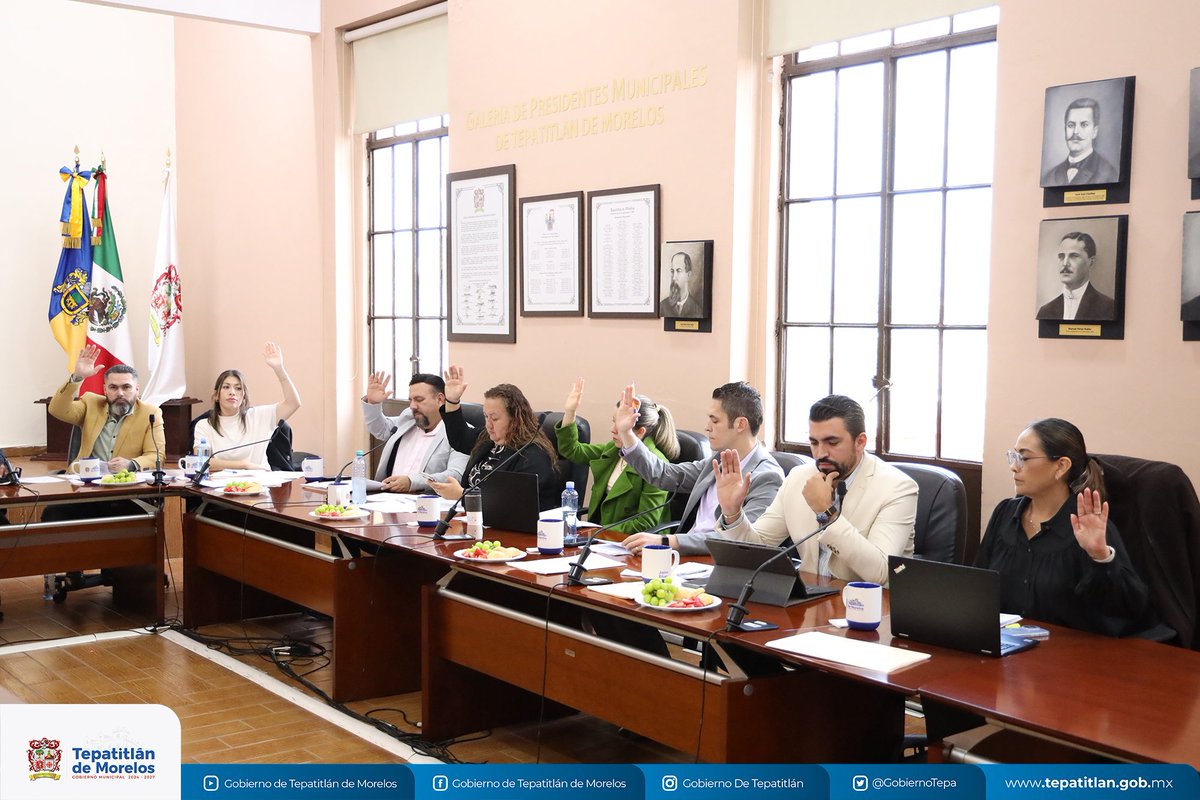 Las y los regidores del H. Ayuntamiento de #Tepatitlán tuvieron una fructífera Sesión, analizando diversos temas.

- Puntos de Acuerdo: tinyurl.com/294xz6bx
- Vídeo de la sesión: tinyurl.com/5chfck29