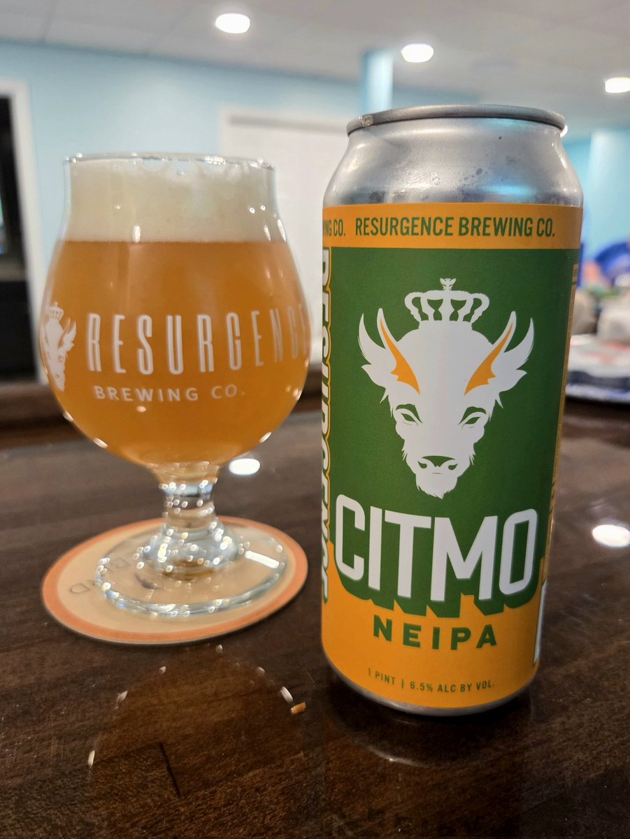 buffbeerleague's tweet photo. In honor of #flagshipfebruary, @ResurgenceBrew is offering a pretty killer deal - you can add a pint of Citmo IPA to any appetizer order for only $3. We just did this with the Cooperage Nachos and it was fabulous.
#drinklocal #drinkbetter https://t.co/H1A8VjMPQM