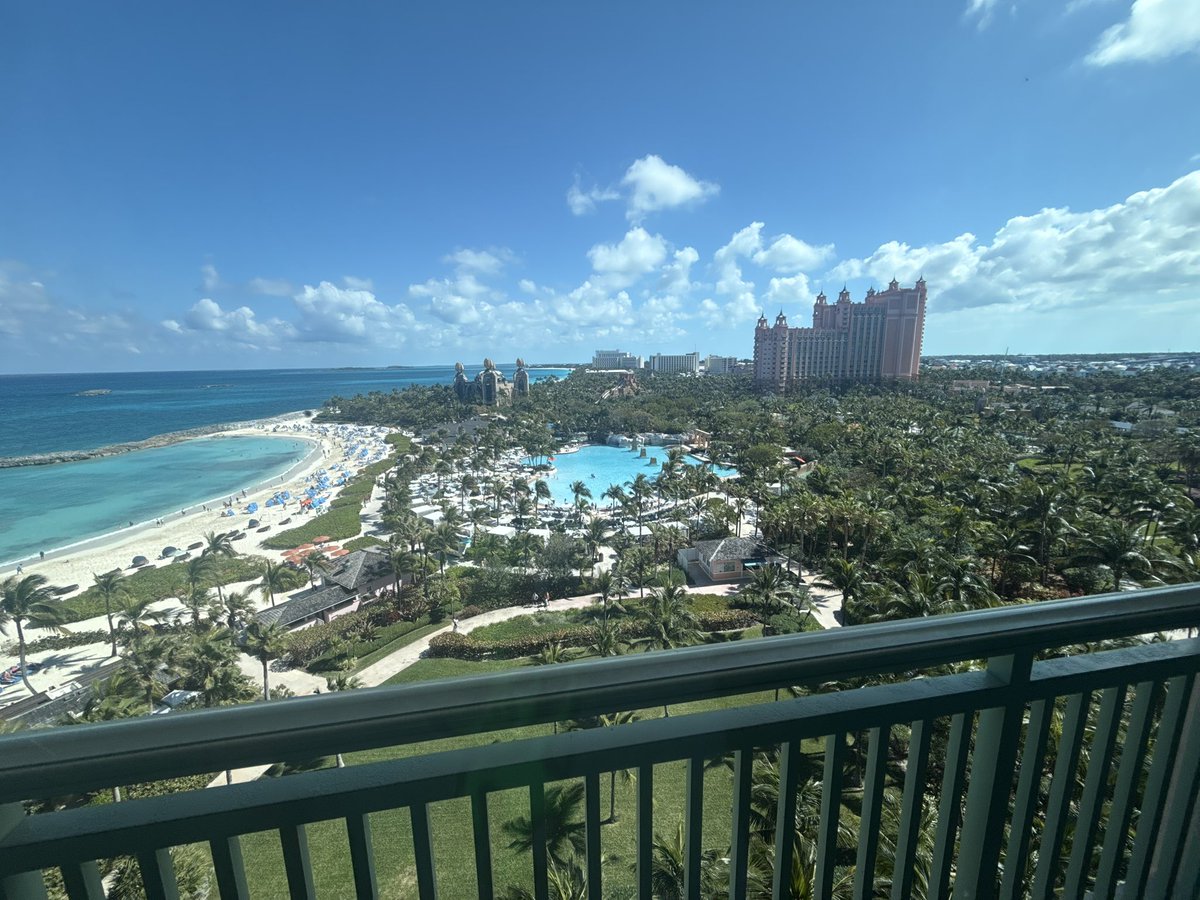 BAHAMAS IRL GOING LIVE TODAY @ 3PM EST

TRYING TO BE LIVE ALLL DAY FKED UP WITH THE HO AT OUR RESORT

GIVING AWAY $50 TO THE 5 MOST ACTIVE PEOPLE IN STREAM TODAY. WILL BE ANNOUNCING WINNERS AFTER STREAM

+ CMMT AND RT ON THIS TO BE ELIGIBLE SEE YALL LATER