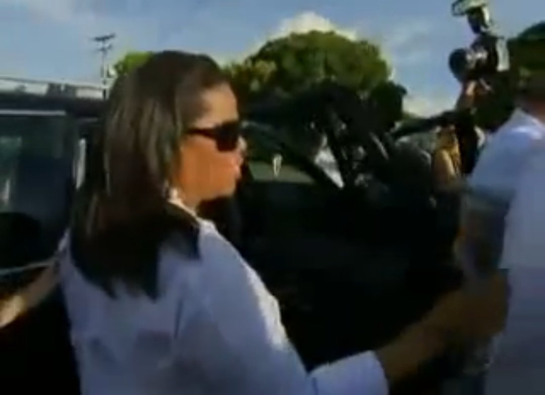 DejemosM's tweet image. 1.- El hombre que #Oprah promocionaba como "inspirador" en su programa, #JoãoTeixeiraDeFaria era un supuesto #medium. Condenado a 99 años MÁS, en 2023 por agredir sexualmente a cientos de mujeres y niñas, algunas de 9 años 🤬