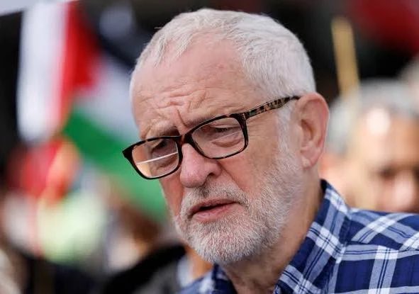 Corbyn asks Streeting why he did not resign over Israeli war crimes admission. 

Retweet if you agree with Corbyn