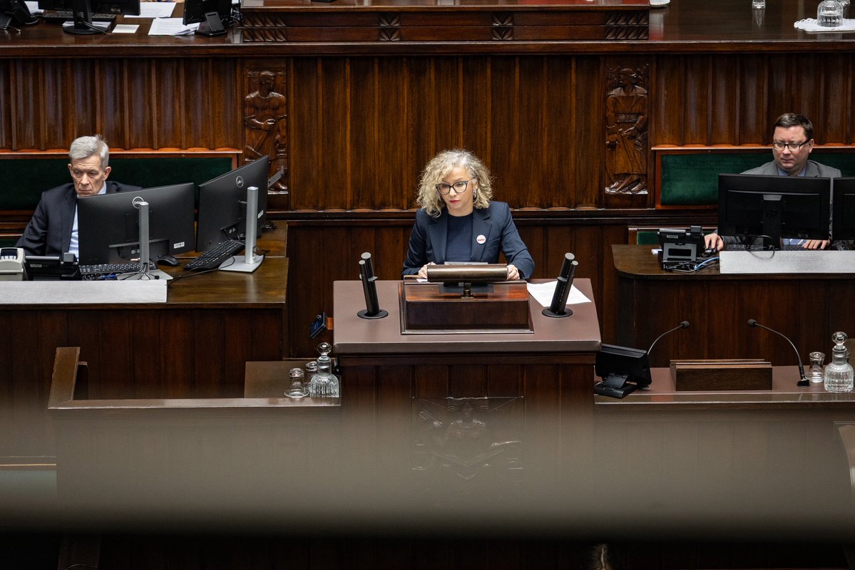 W Polsce żyje dziś ponad pół miliona par w związkach nieformalnych – to około 8 procent wszystkich rodzin, a więc nie margines, lecz szybko rosnąca część naszego społeczeństwa. 

Rządowy projekt ustawy, nad którym pracowaliśmy przeszło dwa lata, ma jeden podstawowy cel: dać