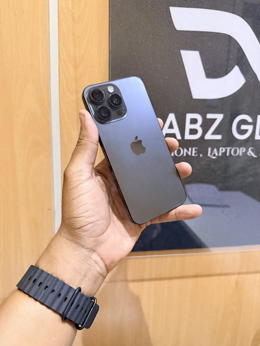 dabz_global's tweet photo. Deal‼️iPhone 15 pro max 256gb with 81% battery capacity ! Screen has a slight crack. Screen and all parts are original! Face ID and everything works great! 

Price: N700,000

Account: 8232100166 Dabz Global Biz Ven  Moniepoint 

Payment on deals are binding! We will not refund or repost, if you have “changed your mind”. We will refund/ come to an agreement according to your wish, if the description of what we posted is different from what you received.  Please be sure you want this before payment. RESPECT THE PROCESS‼️