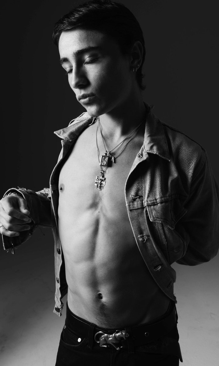 conceal archive tweet media