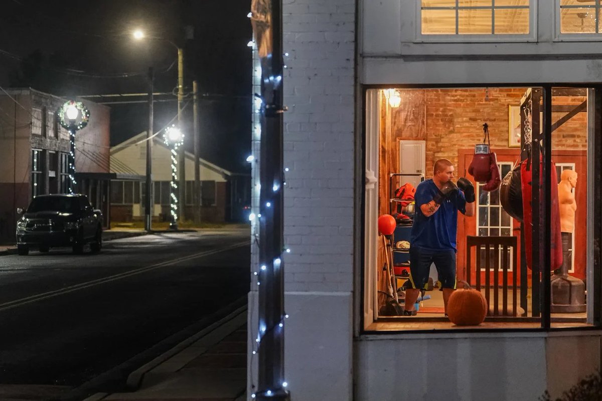 Rob Picheta tweet media