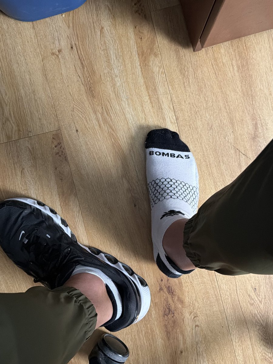 Do these socks make my feet look big?

#bigfeet #bigfoot #size15feet #tallguy#hugefeet #hugefoot #size15 #size15shoes #tall  #malefeet #malefootfetish #footdom