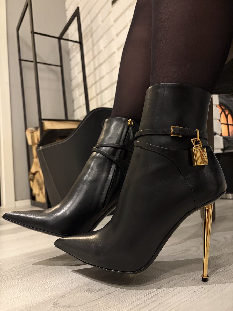 New Tom Ford boots. Slave funded of course. I especially love the lock detail..🤭 and of course the sharp heel- which easily could make you fall down to your knees asap