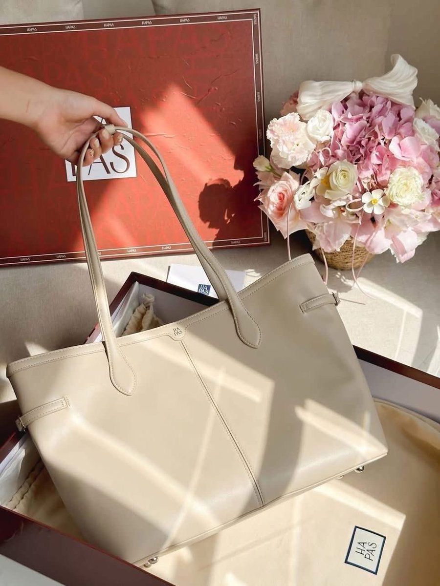 kaikanu29's tweet image. ✨ Hapas IVY – รุ่นใหม่! กระเป๋า Tote Bag ดีไซน์สุดเทรนดี้ เรียบหรู สุดคลาสสิค ใช้ได้ทุก Every day look🥰

พิกัด👜✨📌 s.shopee.co.th/1VtZrSZSgS

#Hapas #HapasTH #totebag #กระเป๋าผู้หญิงสวยๆ #กระเป๋าสะพายข้าง #กระเป๋าสะพายไหล่