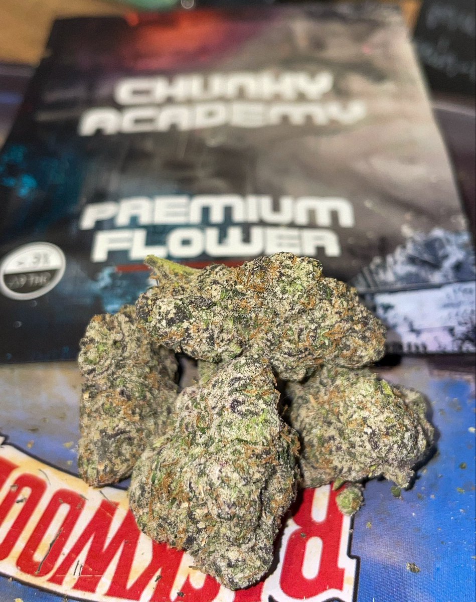 Grape Juice 🍇 by <a href="/chunkyacademy/">Chunky Academy</a> 

Dense, frosty buds with deep purple hints.
Aroma hits with bold sweet candy, almost with a little earthy backbone.

Smoke is smooth and flavorful, sweet up front, subtle spice on the finish. Don’t FORGET you can use code HeadzSpace to SAVE at