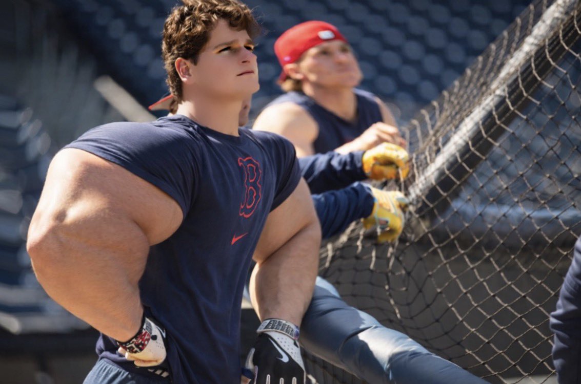 NASPpodcast's tweet image. A lot of people have been sharing an altered photo of Roman Anthony showing off his new muscles 

We wanted to share the original, unedited, photo to avoid any confusion from everyone