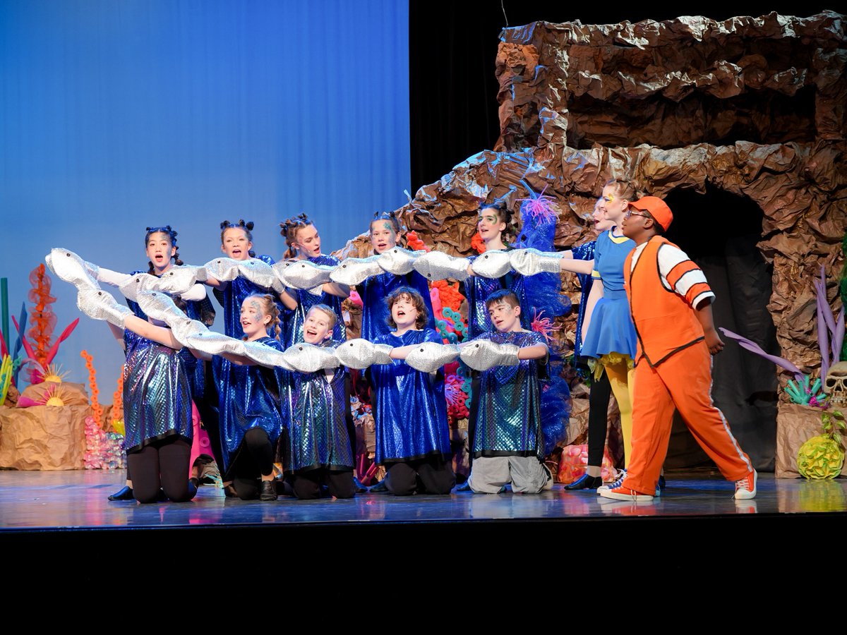 𝗙𝗶𝗻𝗱𝗶𝗻𝗴 𝗡𝗲𝗺𝗼 𝗝𝗿. 𝗼𝗽𝗲𝗻𝘀 𝘁𝗵𝗶𝘀 𝘄𝗲𝗲𝗸𝗲𝗻𝗱!
Good luck to our amazing Broadway Bulldogs as they take the stage. 
Visit bit.ly/49NY0VL for tickets.
February 13 @ 7pm
February 14 @ 7pm
February 15 @ 2pm
#SJSAH #StJamesSchoolAH #SJSBulldogs