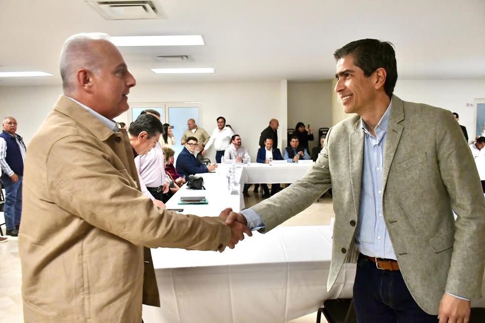 Un desarrollo urbano incluyente y sostenible requiere de inversión en infraestructura social estratégica.

Nuestro presidente, <a href="/MarceloObeso/">Marcelo Obeso</a>, participó en la reunión del Consejo de Planeación para el Desarrollo Municipal (COPLADEM) del <a href="/MunicipioTRC/">Municipio de Torreón</a>.

En la sesión se aprobaron