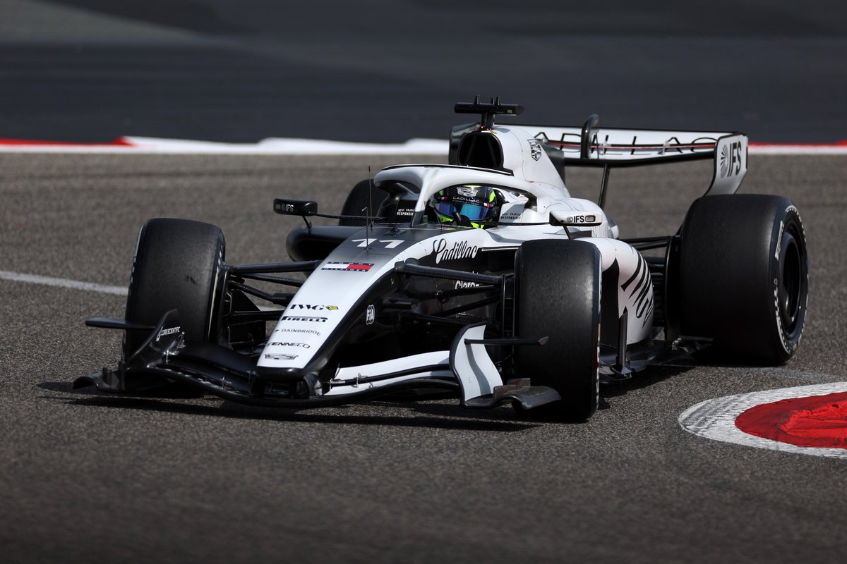 Se ve que fue un gran segundo día para <a href="/SChecoPerez/">Sergio Pérez</a> en Baréin, esa sonrisa lo dice todo. 🤩🏎️

#F1Testing