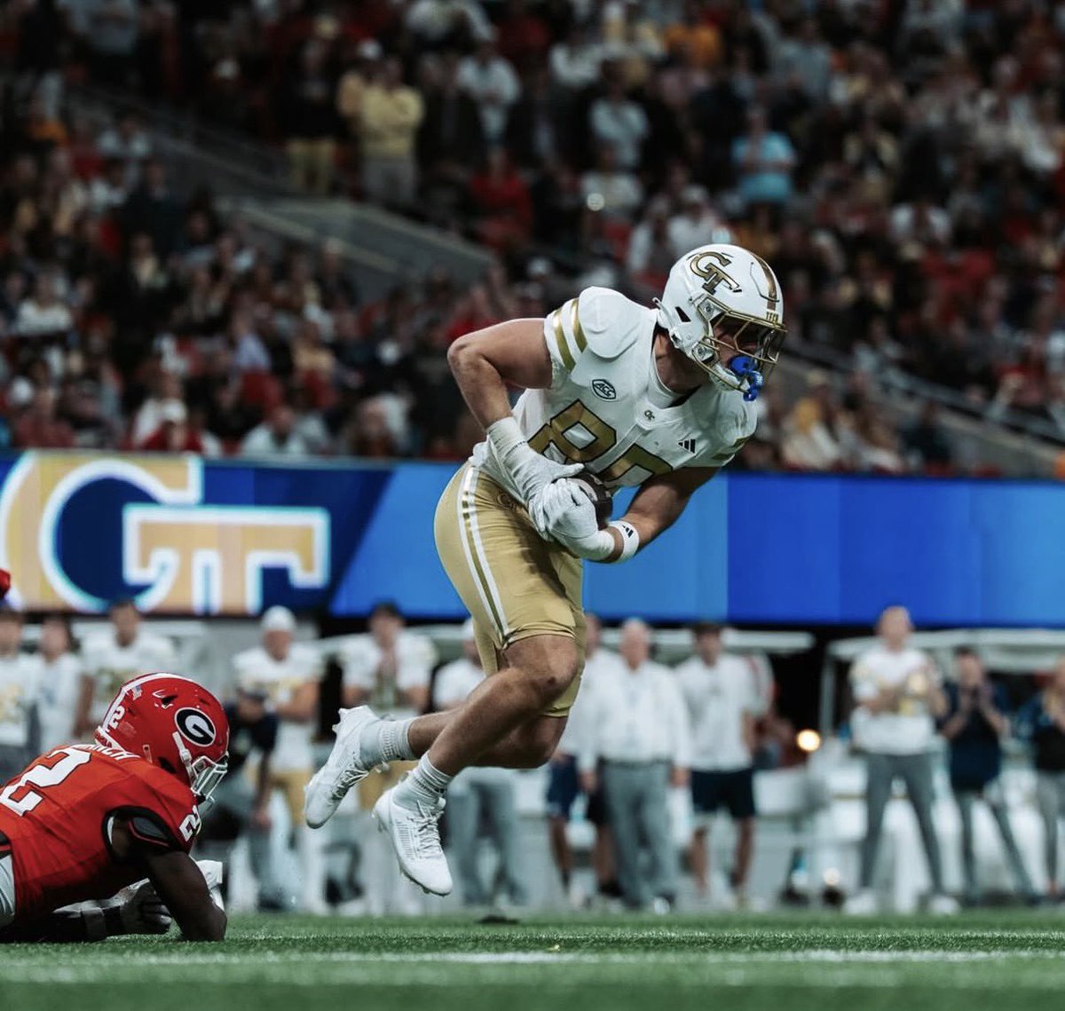 🏈 2026 <a href="/CGSAllStar/">The College Gridiron Showcase</a> Player Profile

TE <a href="/_Brett18/">Brett Seither</a> 
📍 <a href="/GeorgiaTechFB/">Georgia Tech Football</a> 

📏 Measurements
• Height: 6’3 7/8”
• Weight: 236 lbs
• Hand: 8 7/8”
• Arm: 32”
• Wingspan: 75 3/4”

📊 2025 Season Stats
• 11 receptions | 212 receiving yards 

🏆 Honors &amp; Highlights:

✅ Played in 52