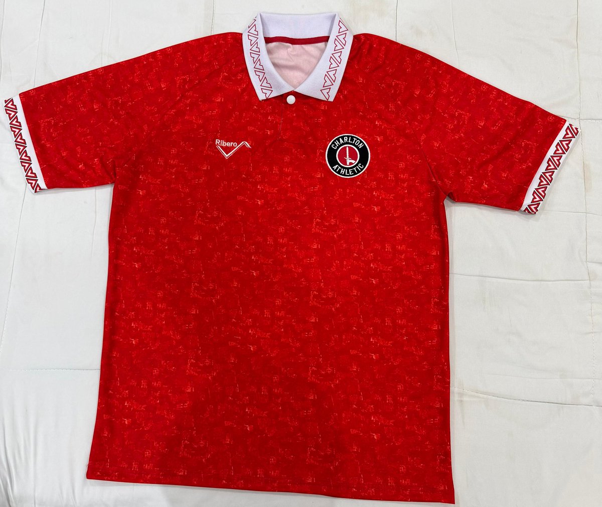 Red Robins Retro tweet media