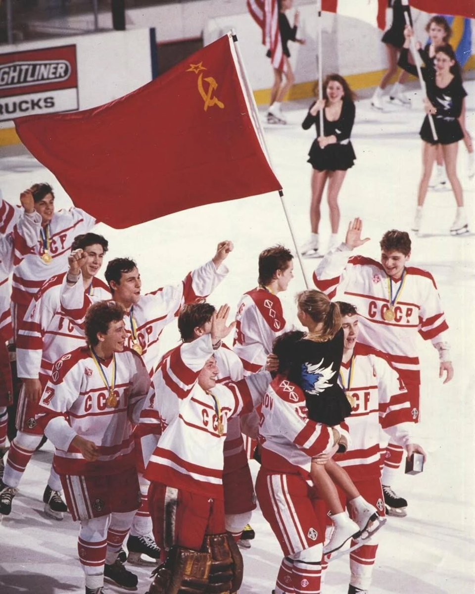 Antifa_Ultras tweet media