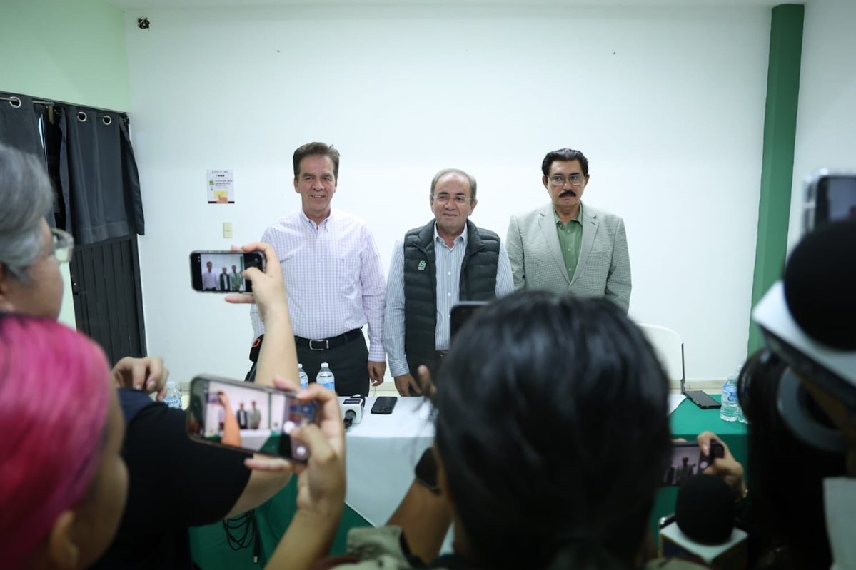 Más de 5 mil jóvenes ya se preinscribieron en línea para ingresar a COBAES en el ciclo 2026, informó el director <a href="/SanInzunza/">Santiago Inzunza Cazares</a>. El proceso es gratuito y estará abierto hasta el 30 de abril. Realizar el trámite a tiempo brinda mayores posibilidades de asegurar un espacio.