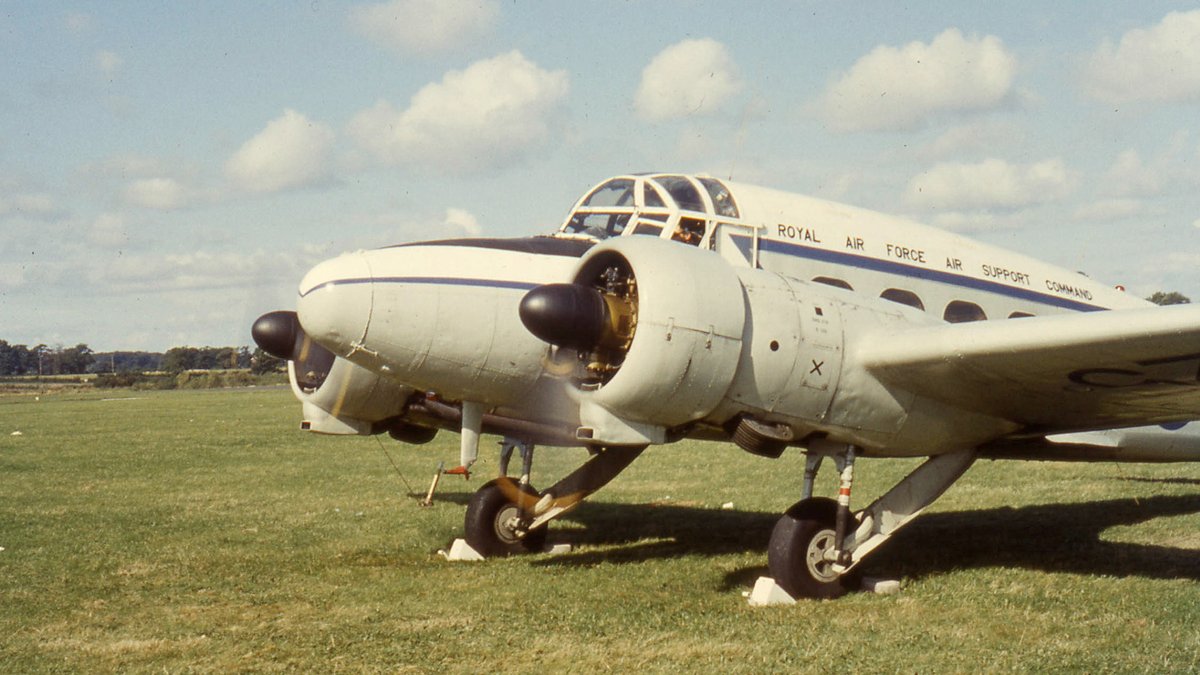 Wolverhampton Halfpenny Green Airport tweet media