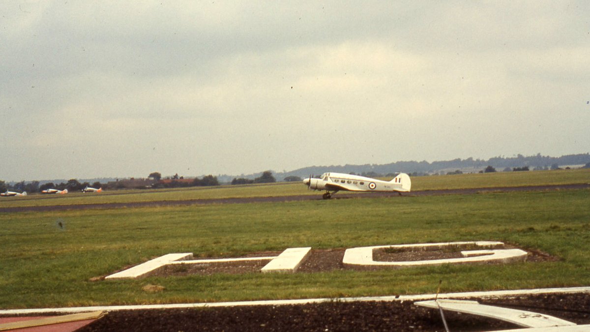 Wolverhampton Halfpenny Green Airport tweet media