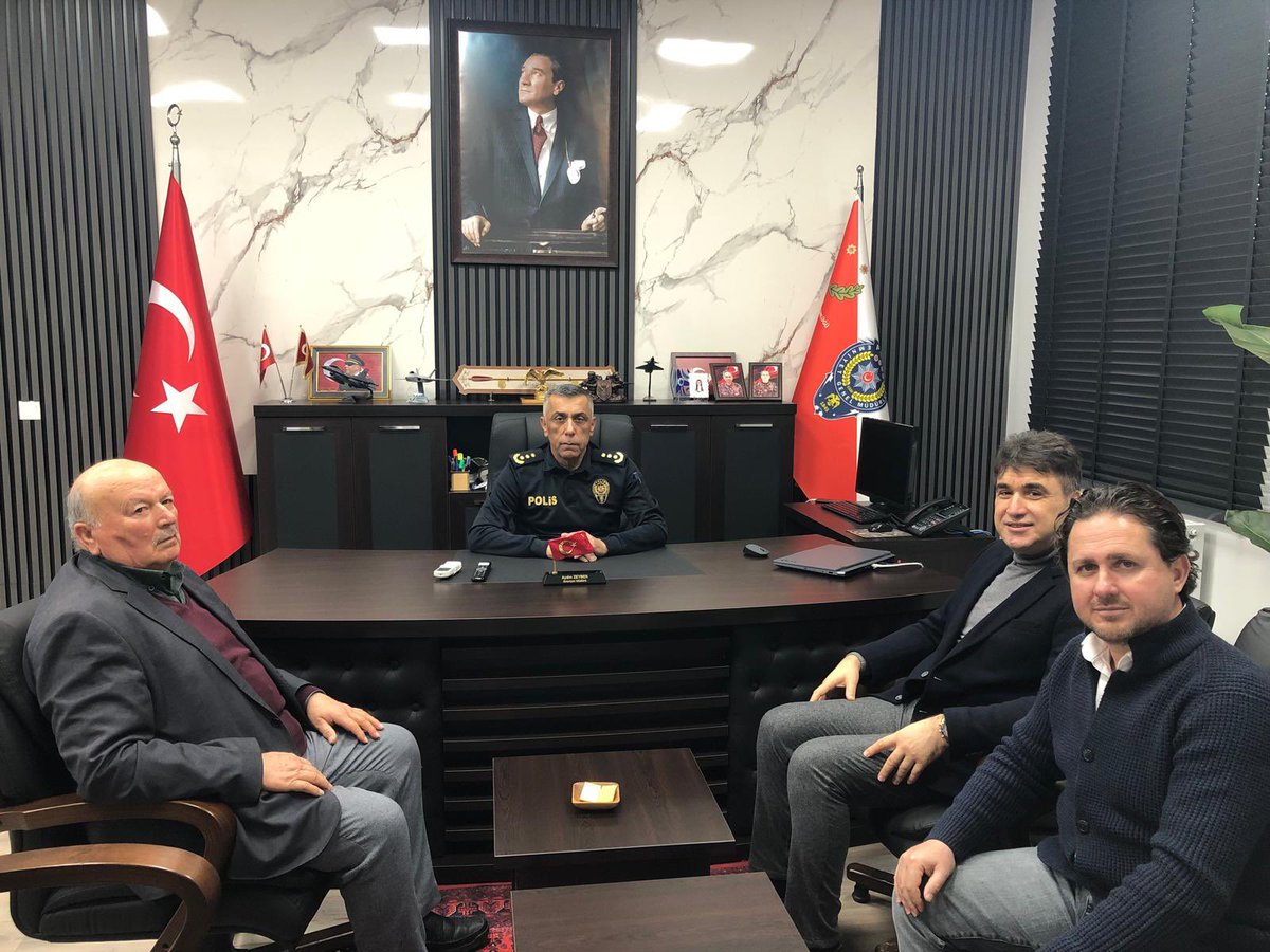 semihkyuncu's tweet photo. İlçemizin değerlerinden bugün gönen İlçe Emniyet Müdürü olarak ülkemize hizmet eden kıymetli hemşehrimiz Sn Aydın ZEYBEK i ziyaret ettik.
Gurur duyduk, mutlu olduk. Misafirperverliği için teşekkür ediyor, görevinde başarılar diliyoruz. https://t.co/qhTNemnG75