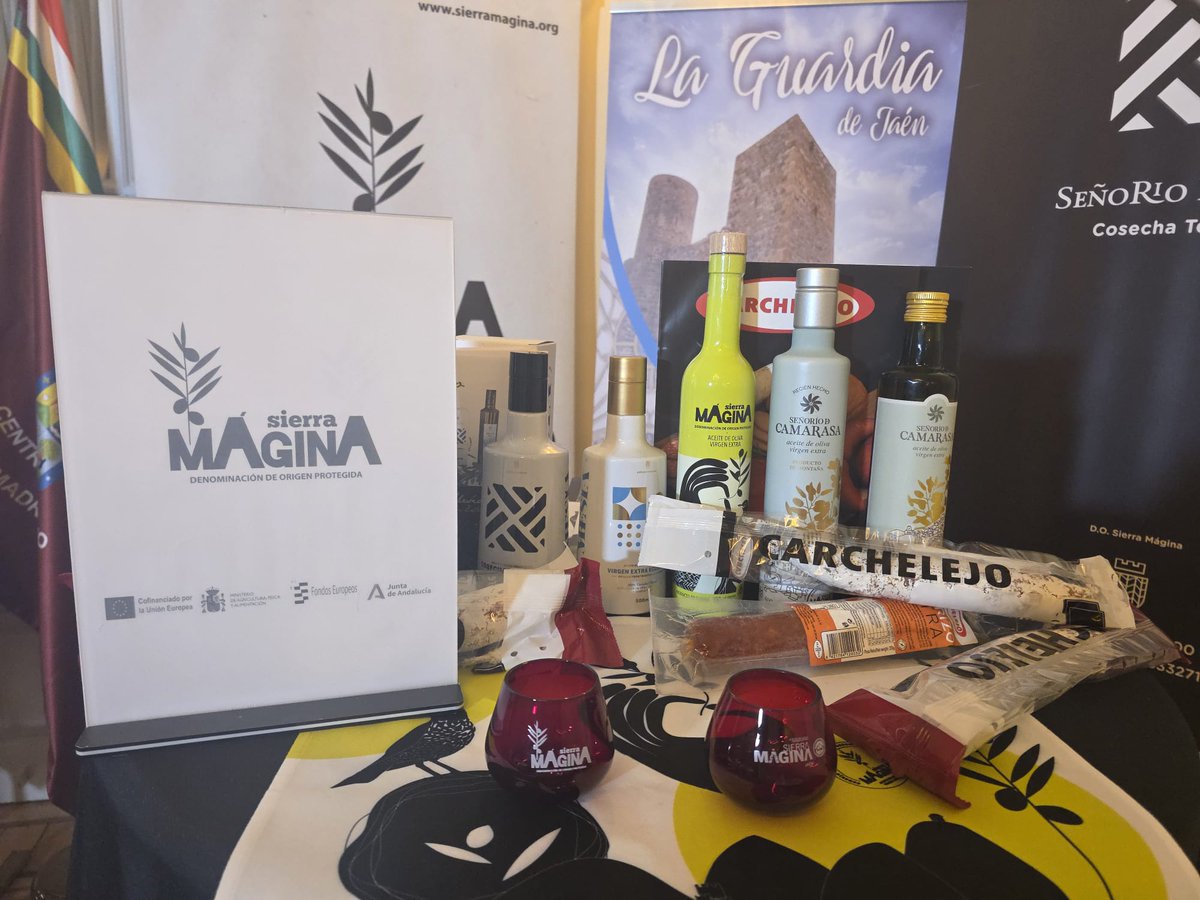 eComercioAgr's tweet photo. Está tarde nos toca estar @DOSierraMagina 
 Presentación en #Madrid de Sierra Magina a través de sus municipios de la Guardia de Jaén y Torres. #Aceite Virgen Extra #Gastronomia #Turismo 
💚#EcaOlive https://t.co/MQYjqJUh3O