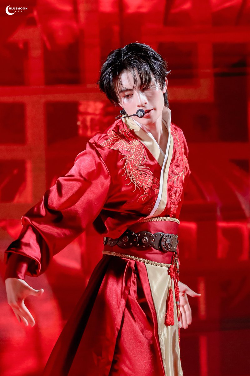 BlueMoon_Ashi's tweet image. 📍พิกัดหนุ่มตี๋ใกล้ฉัน

CNY ICONSIAM WITH BUS

#BUSCNYatICONSIAM
#AAashirakorn