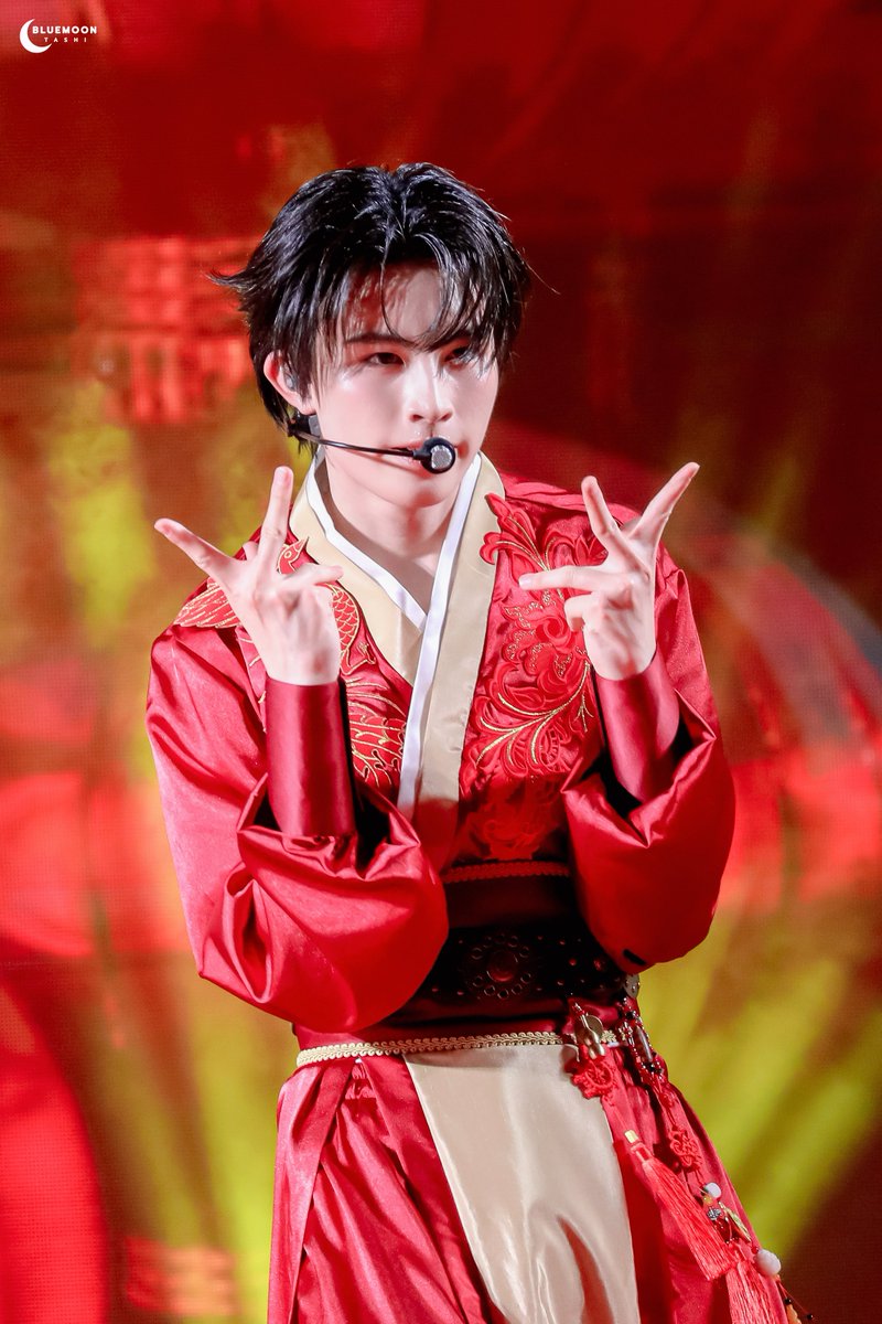 BlueMoon_Ashi's tweet image. 📍พิกัดหนุ่มตี๋ใกล้ฉัน

CNY ICONSIAM WITH BUS

#BUSCNYatICONSIAM
#AAashirakorn