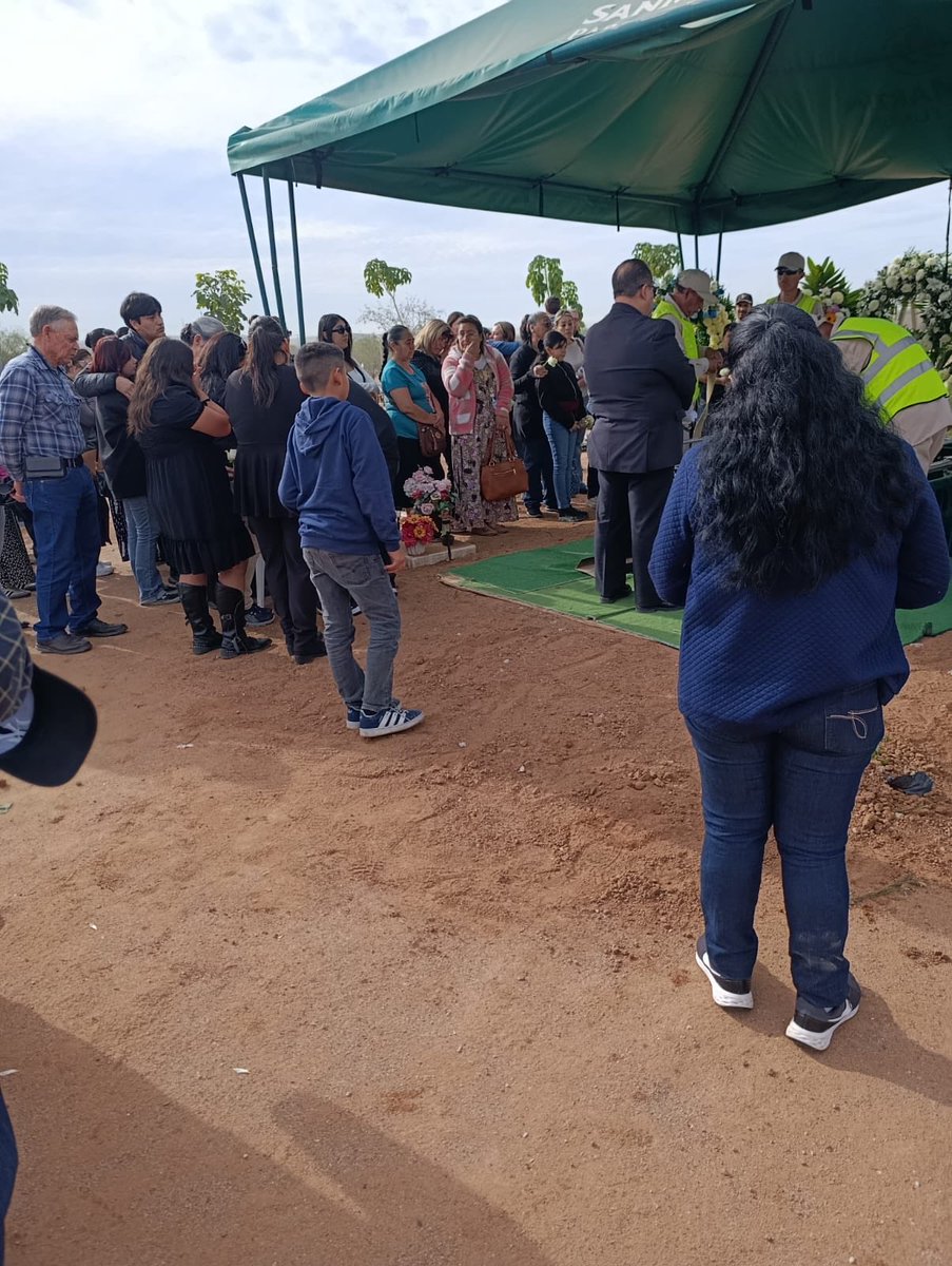 🚨#ÚLTIMAHORA Dan el último adiós en #Hermosillo a José Antonio Jiménez Nevárez, sonorense que trabajaba en <a href="/VizslaSilver/">Vizsla Silver</a>, en #Concordia, #Sinaloa y que fue encontrado sin vida junto a sus compañeros.

Deja a su esposa y dos hijas de 5 y 10 años de edad. Descanse en paz .