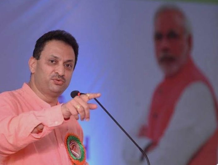 ನಾನು ಕೂಡಾ ನಿಮ್ಮ ಅಭಿಮಾನಿ ಅನಂತ್ ಕುಮಾರ್ ಜೀ ..
ಸಂಘ ಪರಿವಾರ ಎಂದಿಗೂ ನಿಮ್ಮನ್ನು ಕಳೆದು ಕೊಳ್ಳುವುದಿಲ್ಲ 
ನೀವು ಮತ್ತೆ ಬನ್ನಿ ನಿಮ್ಮ ಅನಿವಾರ್ಯತೆ ಬಹಳಷ್ಟು ಇದೆ...
ಹಿಂದುತ್ವ ಧರ್ಮ ಅವಶ್ಯಕತೆ ಸಾಕಷ್ಟು ಬೇಕಾಗಿದೆ ನಿಮ್ಮಿಂದಾ .. .. ಧರ್ಮ ರಕ್ಷಣೆ ನಿಮ್ಮಿಂದಾ ಇನ್ನಷ್ಟು ಬೆಳಗಲಿ #ananthkumarhegade #RSS100 #pmmodi