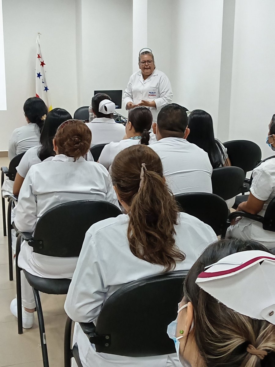 HospitalDavila's tweet photo. Nuestro personal de enfermería como parte del fortalecimiento de mejora continua, inició su año de capacitación intrahospitalaria con el tema “Registro de enfermería y seguridad del paciente en la historia clínica”, expuesto por Liliana Mendoza, coordinadora Gestión de Enfermería https://t.co/n8TwUlHRZW