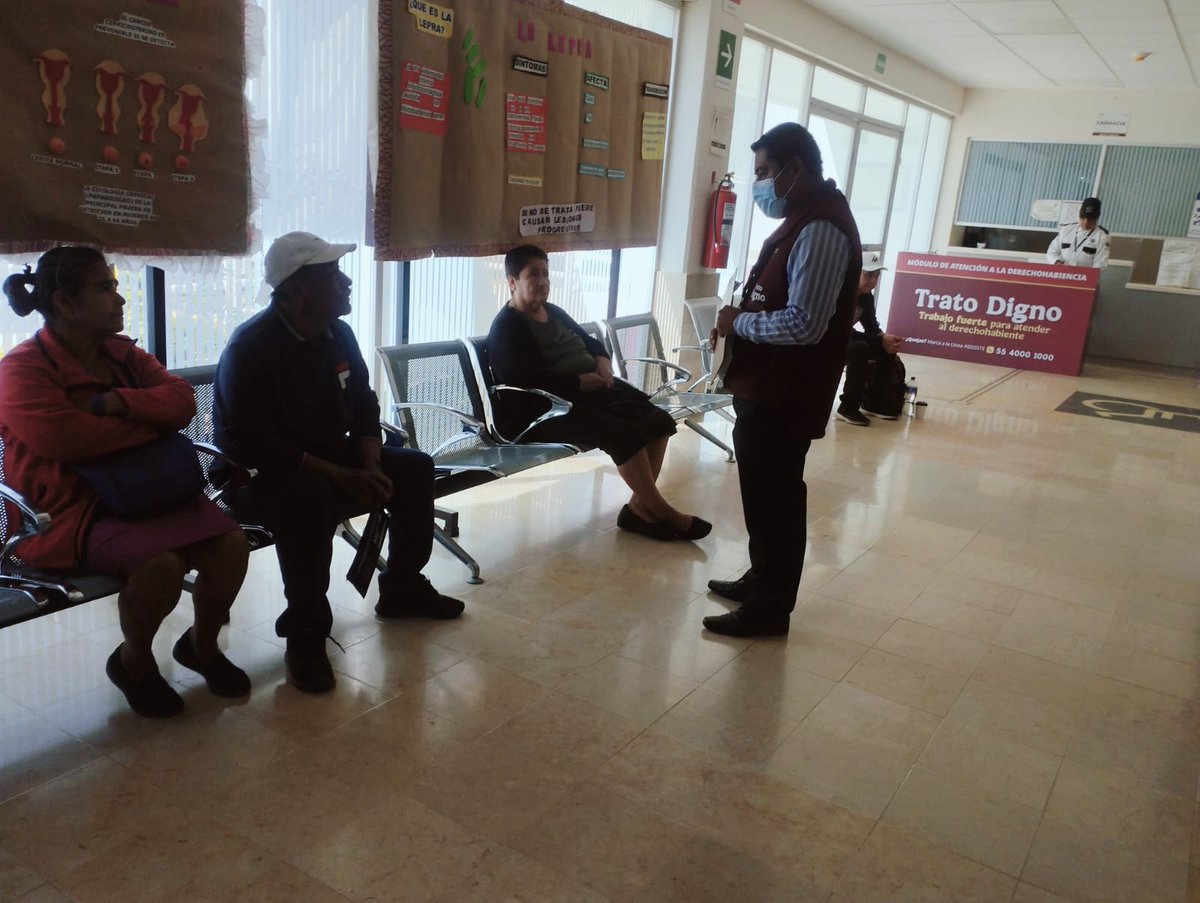 2/2 ✨✨En visita a la Unidad de Medicina Familiar San Pablo Huixtepec, personal de la Unidad de Atención al Derechohabiente, escuchó, conversó y atendió diferentes solicitudes de las y los usuarios de esa unidad periférica del #ISSSTEOaxaca. 🗣️🫂

#SAD