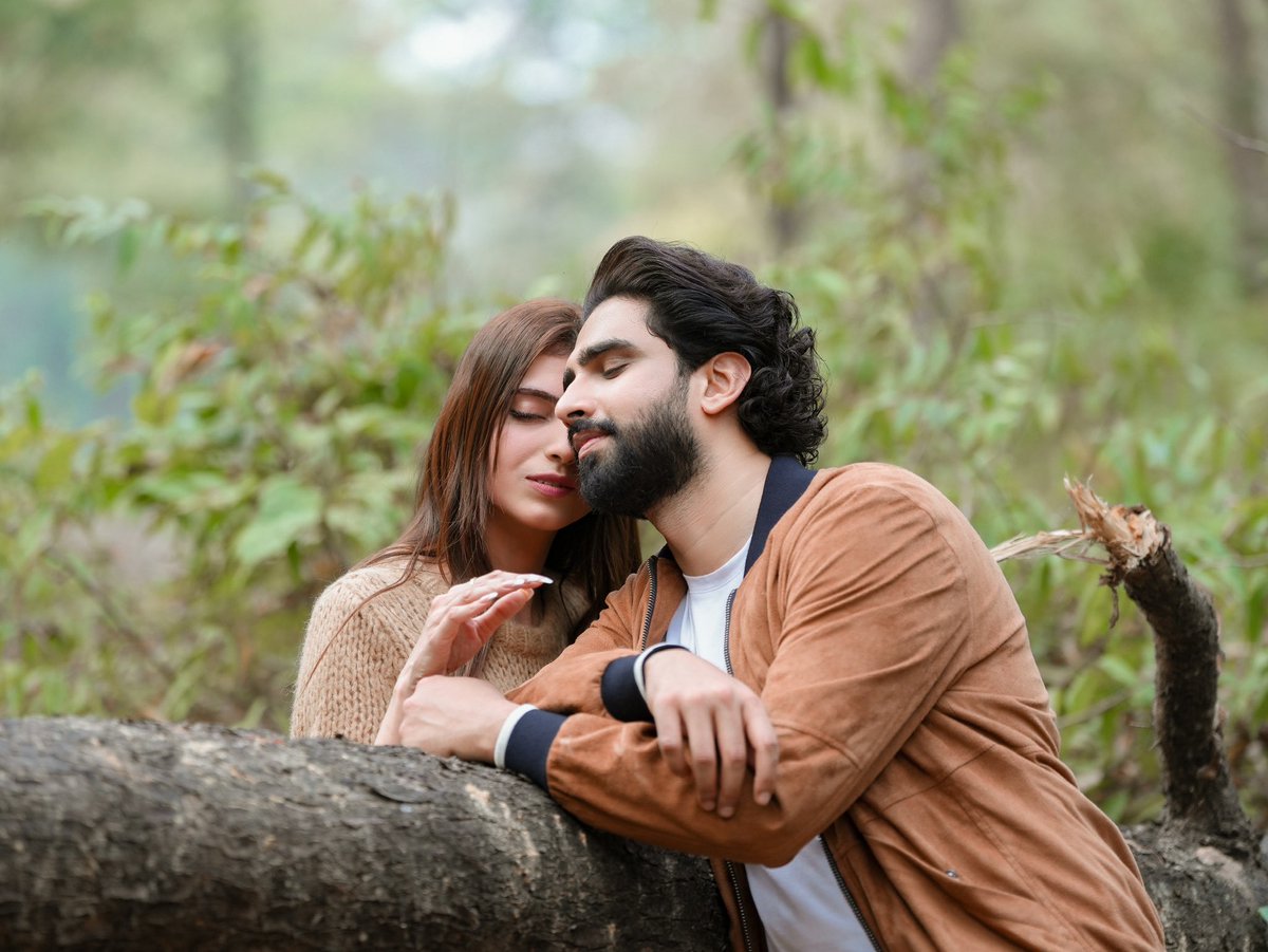 24 Hours to go !! 🔥❤️

Lets Put the song name in the trendlist.

Drop 500 comments using #YahinGuzaarDoon. 

|| #AmaalMallik • #Amaalians ||