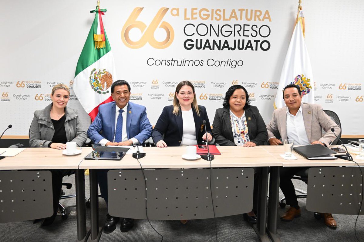 👩🏻‍🌾🧑🏽‍🌾 Nuestro compromiso con el campo es firme. Seguimos impulsando acciones para proteger a nuestras productoras y productores, mejorar la sanidad animal, y garantizar que el trabajo del campo tenga el respaldo que merece.

#SigamosTrabajando #DiputadaAmiga