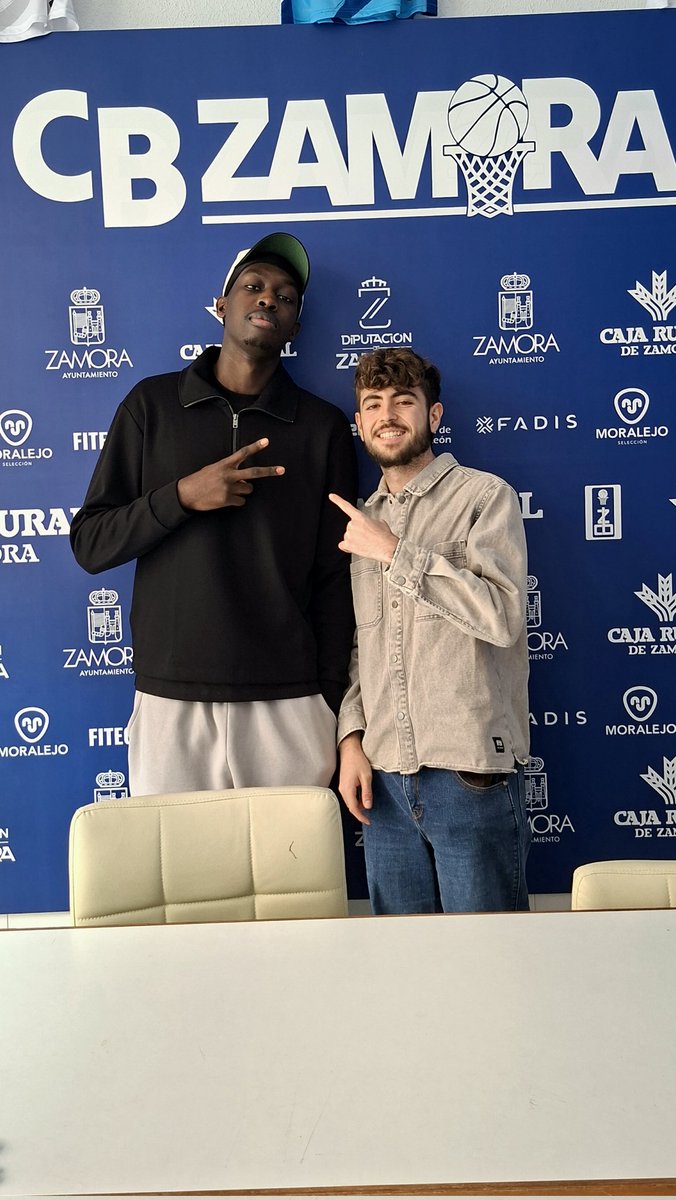 DRamosEscalero's tweet photo. Great talk today with @ClubBZAMORA’s @_omarlo.
Interview dropping soon 👀 Stay tuned! https://t.co/qOONK2aqCn