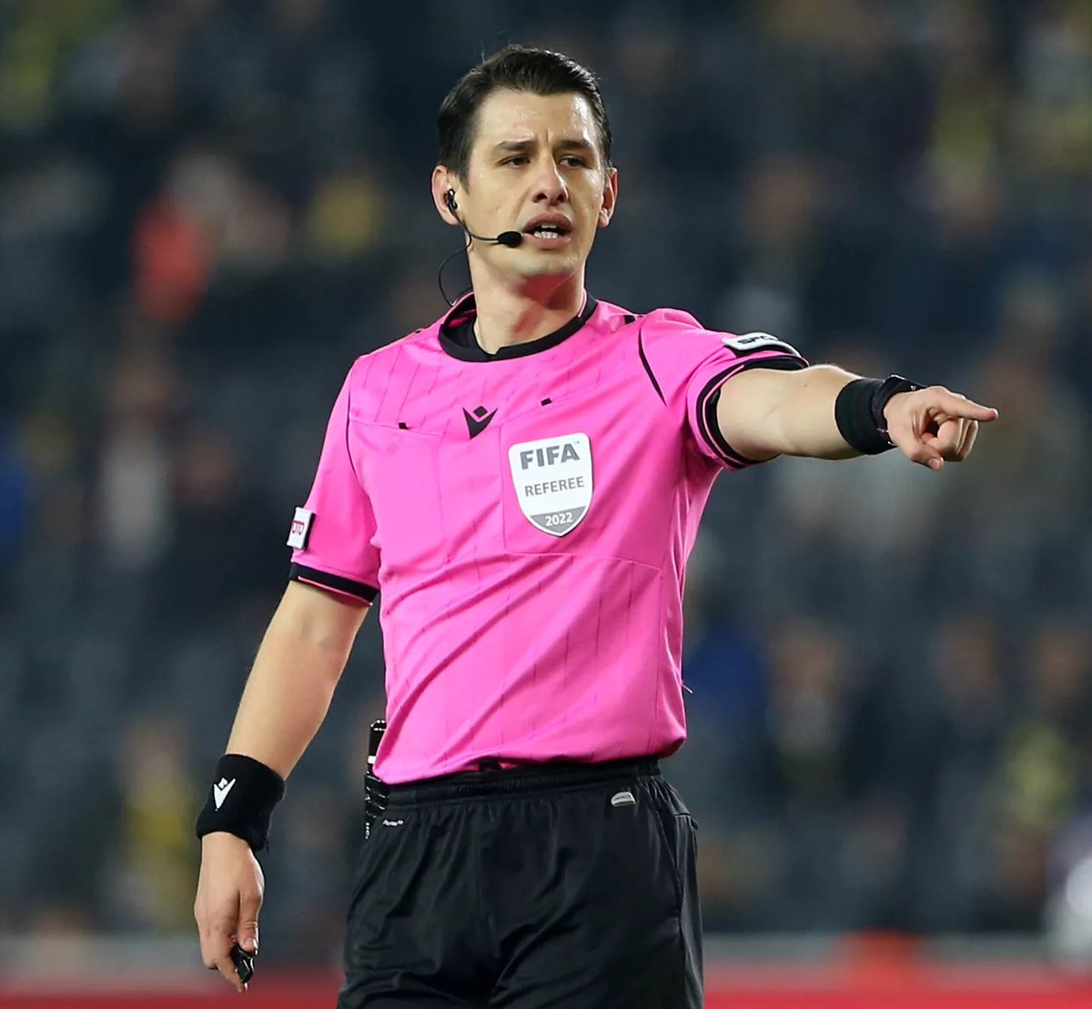 Fenerbahçe’yi bir an önce şampiyonluk yarışından diskalifiye etmeye çalışıyorlar !!

gesedeki kötü oyunun farkındalar !

Halil Umut Meler ataması bunun en büyük ispatıdır !