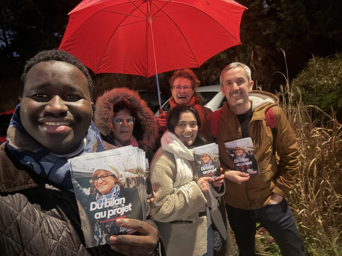☔️ Même la pluie ne nous arrête pas ! 

✊🏿 Porte à porte à la rencontre des Monsois juste avant le Conseil Municipal de #MonsEnBaroeul pour porter la candidature de Diana Da Conceiçao et toute l’équipe Mons, pour Vous, avec Vous ! 🚀

#monspourvousavecvous <a href="/Monspourvous/">Diana Da Conceiçao - Mons, pour Vous, avec Vous !</a>