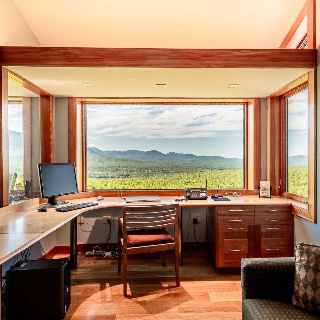 Remote work looks different in Maine and New Hampshire. Home offices with forest views. Coastal air between calls. Trails, ski mountains, and waterfront just outside your door. 

Read the full article and view featured home workspaces at the link below.
buff.ly/6pY2br2