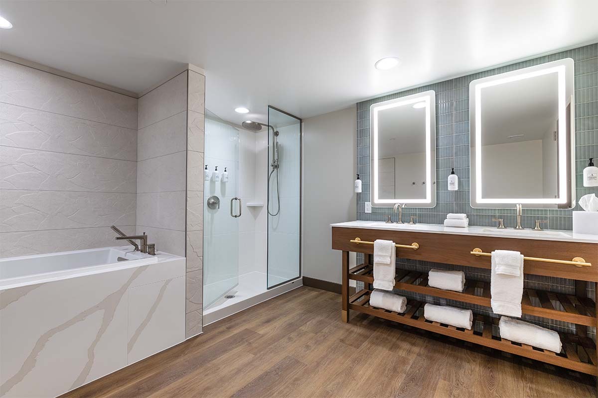 The all-new Buffalo Tower @ Treasure Island Resort &amp; Casino has opened and the weekend is right around the corner! ✨ Make your reservation today!!

ticasino.com/resort/hotel-r…