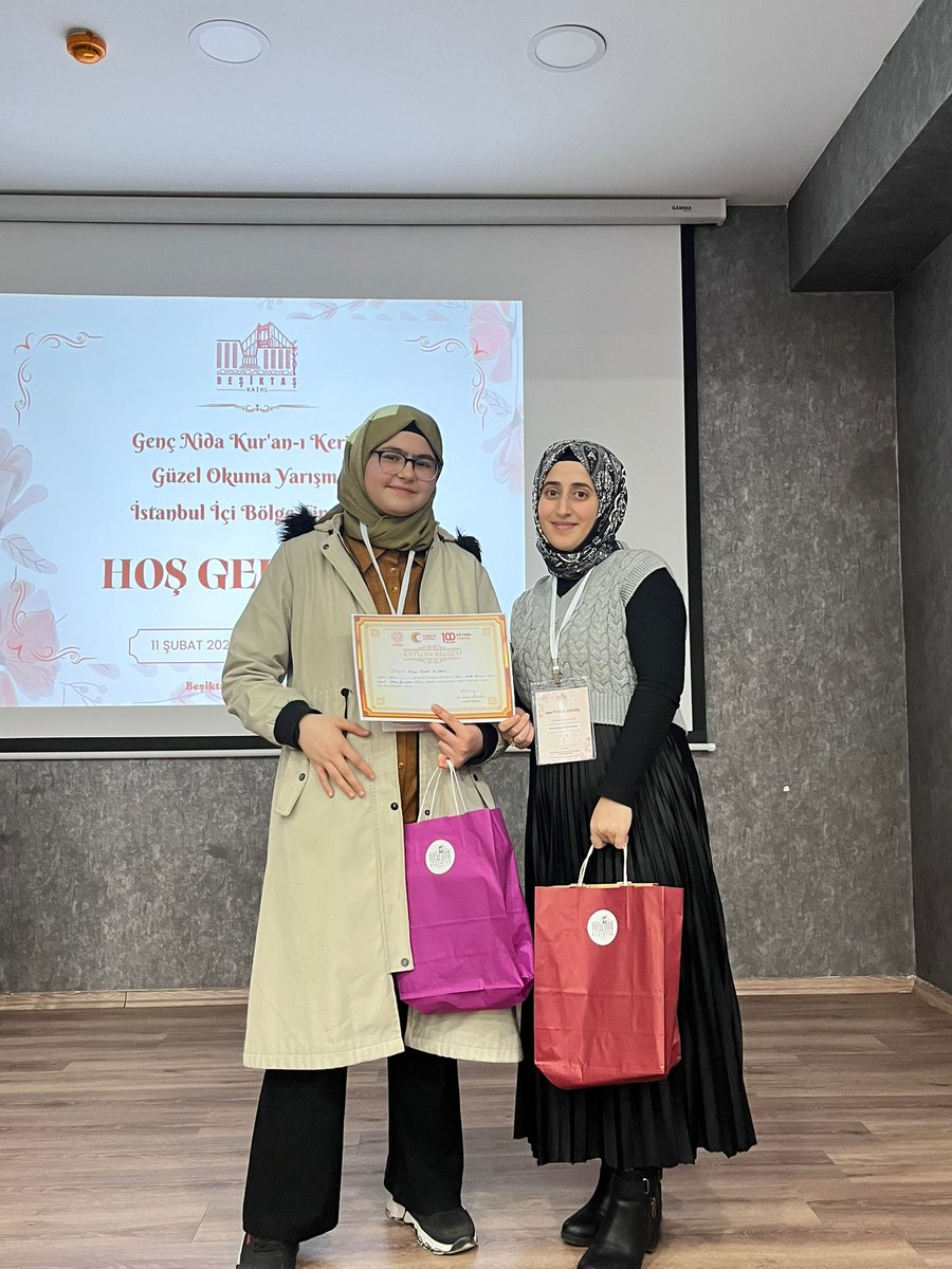 Okulumuz öğrencilerinden Rasha ALSHAM, DÖGM tarafından düzenlenen “Genç Nida Kur'an-ı Kerim'i Güzel Okuma Yarışması” İl İçi Bölge Yarışması'na katılım sağlamıştır. Öğrencimizi başarıdan dolayı tebrik ediyoruz. <a href="/tcmeb/">Millî Eğitim Bakanlığı</a> <a href="/istanbulilmem/">İstanbul İl Millî Eğitim Müdürlüğü</a> <a href="/FatihilceMEM/">Fatih İlçe Millî Eğitim Müdürlüğü</a> <a href="/meb_dinogretimi/">MEB Din Öğretimi Genel Müdürlüğü</a>